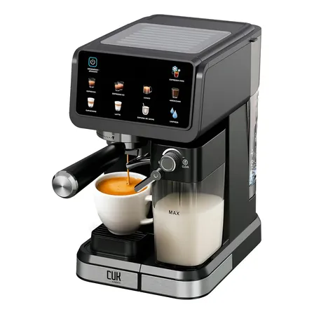 Cafetera Expreso CUK By Gadnic CM5600 Semi Automatica 20 Bar 1350W Pantalla Tactil Iluminada Deposito De Agua 1.5 Litros Deposito De Leche 500 ml 7 Bebidas Funcion Autolimpieza Espumador Integrado