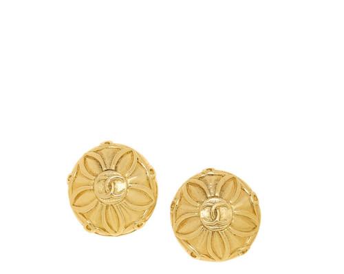 CHANEL GOLD BUTTON EARRING