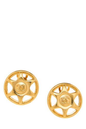 CHANEL GOLD STAR BADGE EARRING