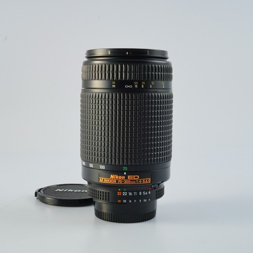 EXCELLENT Nikon AF NIKKOR 70-300mm F/4-5.6 D ED Zoom Lens