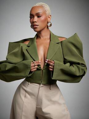 Vixey Cold Shoulder Pleated Long Sleeve Collared Cropped Blazer  #SharpTailoring